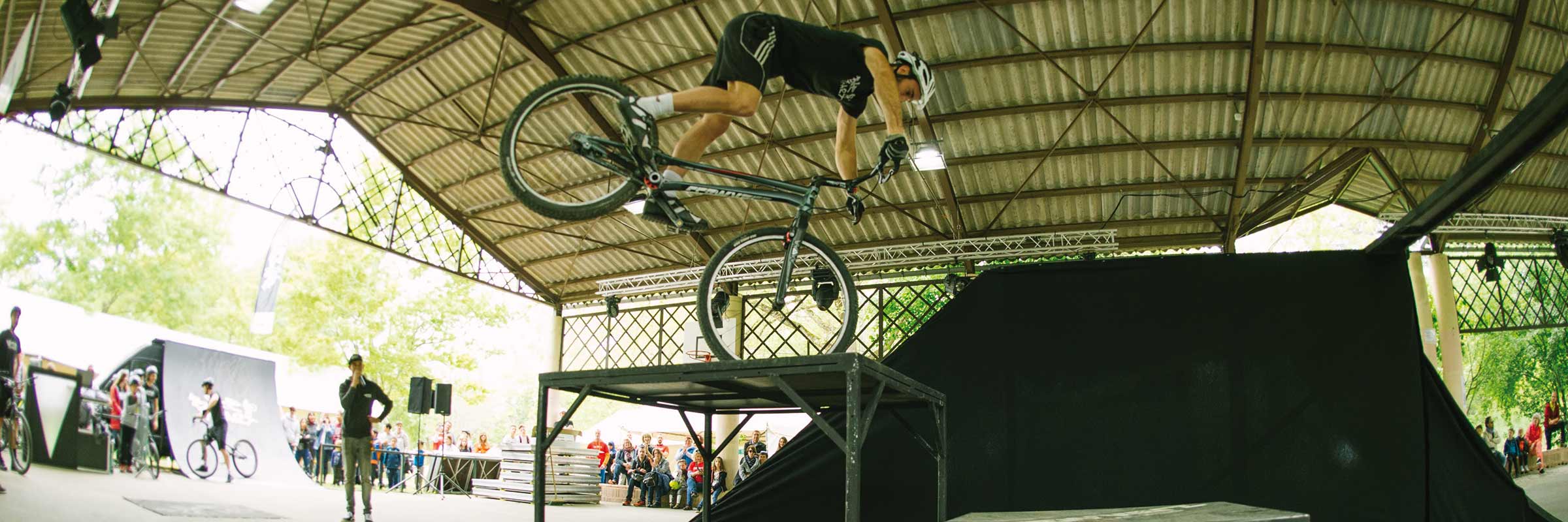 show, spectacle, animation, bike art