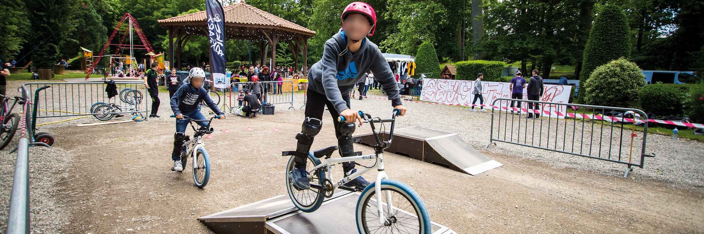 show, spectacle, animation, bike art