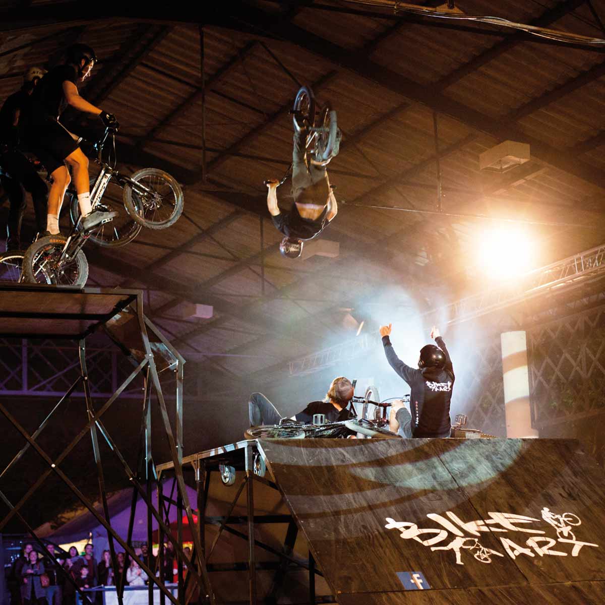 spectacle,vélo,freestyle,trial