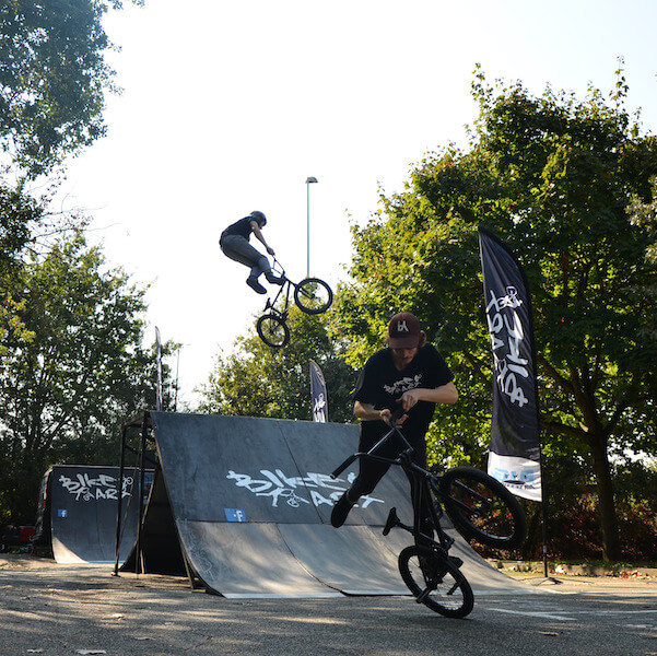 Démonstration BMX Freestyle et flat